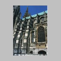 Chartres, 17, Langhaus von SO, Foto Heinz Theuerkauf.jpg