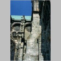 Chartres, 23, links Langhaus S-Seite, rechts S-Querhaus, Foto Heinz Theuerkauf, large.jpg