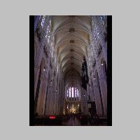 Chartres, photo David Bramhall, flickr.jpg
