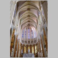 Chartres, photo Joe deSousa, Wikipedia.jpg