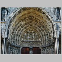 Chartres, photo Zairon, south, Wikipedia.jpg