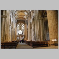 Durham Cathedral, photo giomodica, Wikipedia.jpg
