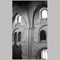 Durham Cathedral, photo by Heinz Theuerkauf,13.jpg