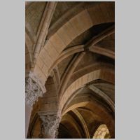 Cathédrale Saint-Mammès de Langres, photo mcid.mcah.columbia.edu, ambulatory, vaults.png