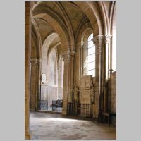 Cathédrale Saint-Mammès de Langres, photo mcid.mcah.columbia.edu, ambulatory.png