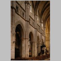 Cathédrale Saint-Mammès de Langres, photo mcid.mcah.columbia.edu, north nave elevation,2.png