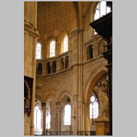 Cathédrale Saint-Mammès de Langres, photo mcid.mcah.columbia.edu, south chevet elevation.png