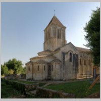 Eglise Saint-Hilaire de Melle, photo Biache Benoit, Wikipedia.jpg