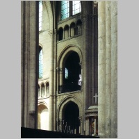 Noyon, Kathedrale, S-Querhaus, Blick von NO, Foto Heinz Theuerkauf_ShiftN.jpg