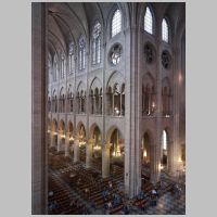 Paris, Cathédrale, photo mcid.mcah.columbia.edu,  nave and crossing, gallery level, looking northwest.png