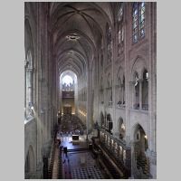 Paris, Cathédrale, photo mcid.mcah.columbia.edu, chevet, gallery level, looking northwest.png