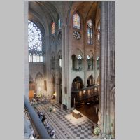 Paris, Cathédrale, photo mcid.mcah.columbia.edu, north transept, gallery level looking northeast.png