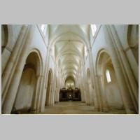 Abbaye de Pontigny, photo romanes.com.jpg