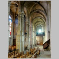 Cathédrale Saint-Maclou de Pontoise, photo Pierre Poschadel, Wikipedia, Collatéral sud de la nef, vue est-ouest.jpg