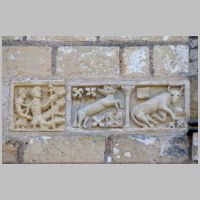 Saint-Benoit-sur-Loire, photo Patrick, flickr, Sculptures de la facade Nord,2.jpg