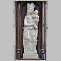 Saint-Benoit-sur-Loire, photo Patrick, flickr, Statuette de Notre-Dame de Fleury (albatre, XIVe).jpg